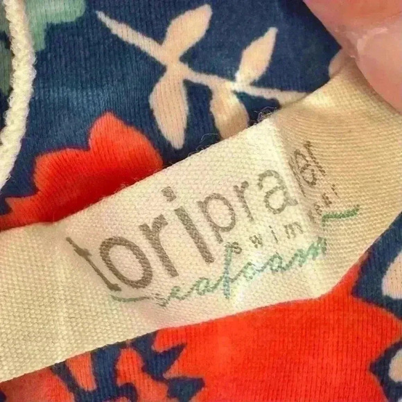 🌈 6/$60, Tori Praver Seafoam, Floral, One Piece, Blue, Red, Peach, Size Large - Picture 3 of 5